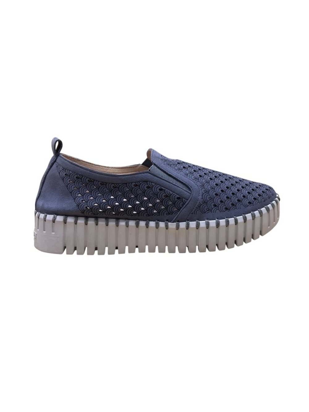 Ilse Jacobsen Women’s Blue Perforated Pattern Stitched Slip-On Shoes Size 39